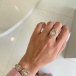 اسوار مع خاتم مريم